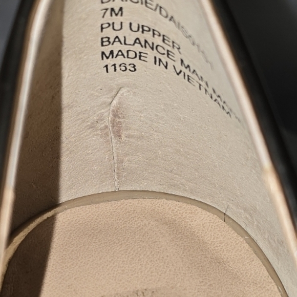 Steve Madden Women's Gold Pumps - Picture 2 of 16